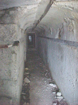 Il corridoio del Centro 34 visto dal malloppo d'ingresso